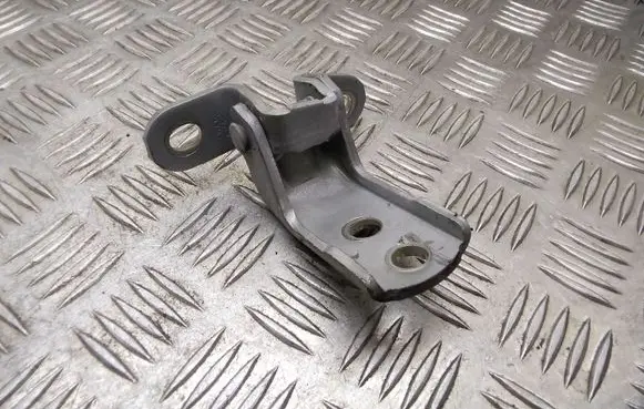 Toyota Prius (XW30) Front door upper hinge