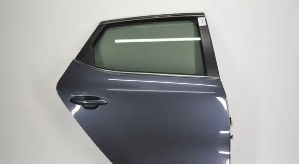 KIA Ceed Rear door