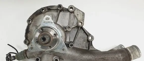 Mercedes-Benz E W124 Water pump