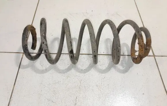 Toyota Auris 150 Rear coil spring NOCODE