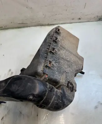 Citroen C4 I Air filter box 9656581180