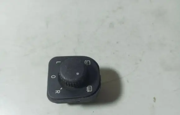 Volkswagen PASSAT B6 Wing mirror switch 1K0959565J 067801S