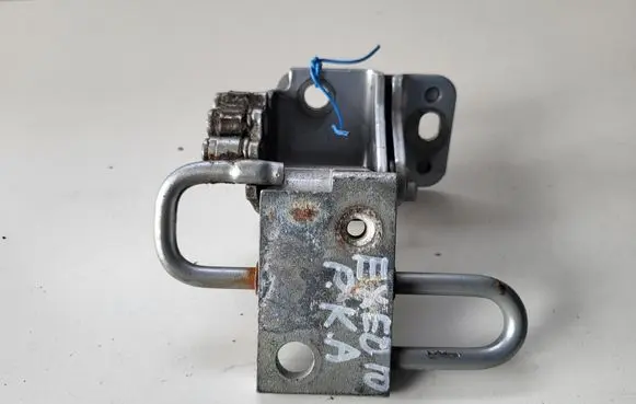 Seat Exeo (3R) Front door lower hinge 8E0831411E