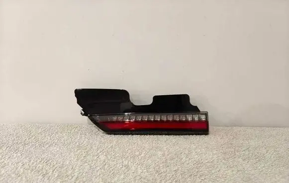 Volvo C40 Tailgate rear/tail lights 2SW015562 01556204