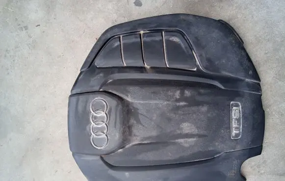Audi A5 Engine cover (trim) 06L103925