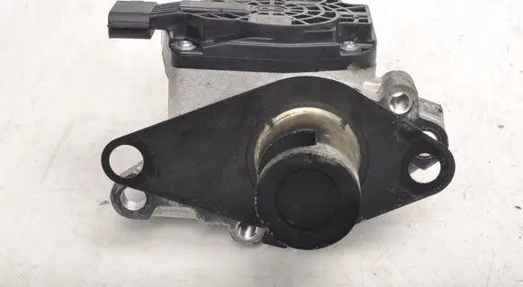 Nissan Qashqai EGR valve 147101246R