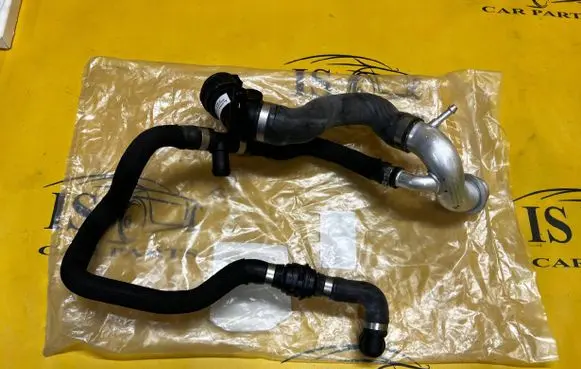 BMW 6 F06 Gran coupe Engine coolant pipe/hose 17127984387 7984387 17127576355