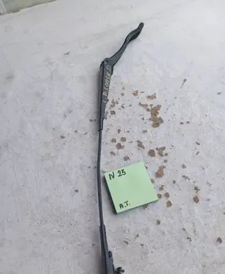 Opel Corsa D Front wiper blade arm 698464165