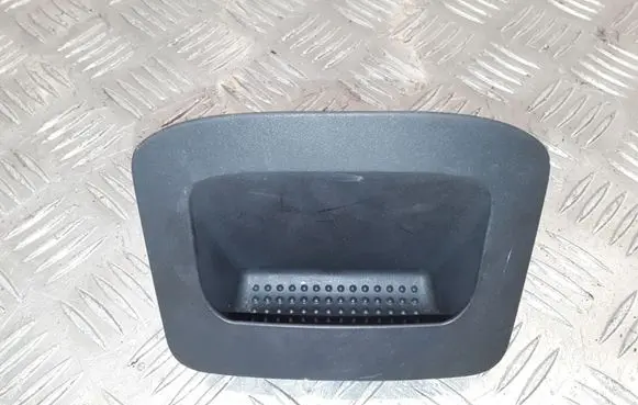 Other center console (tunnel) element