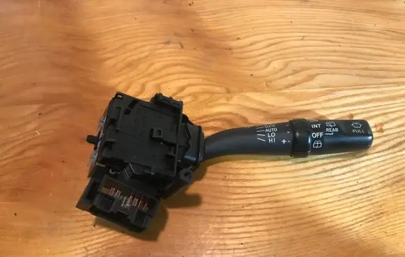 Toyota Avensis T250 Wiper control stalk L99 8465205170 173654LH