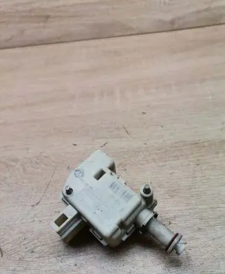 Volkswagen Golf IV Central locking motor VWSERVOFLAPMOTOR