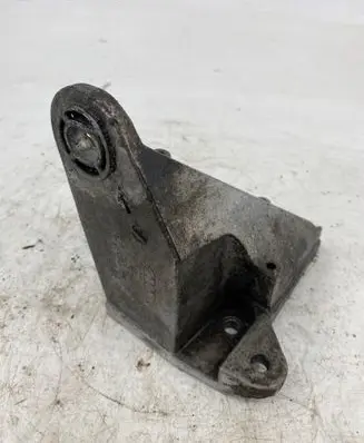 Volkswagen PASSAT B5.5 Gearbox mounting bracket 8D0399113AS