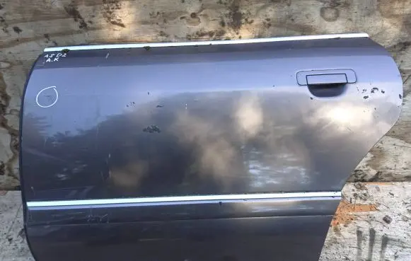 Audi A8 S8 D2 4D Rear door