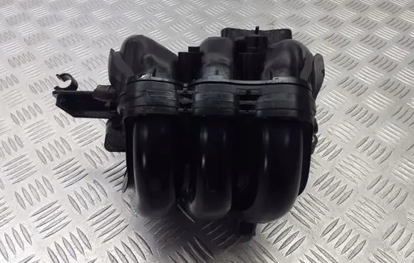 Peugeot 107 Intake manifold