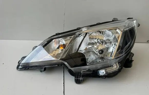 Mitsubishi Space Star Headlight/headlamp 8301D445