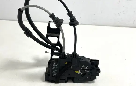Hyundai Santa Fe Front door lock 813102B070 813102B070BC0