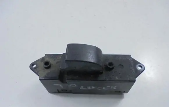 Mitsubishi Lancer Electric window control switch MR587879