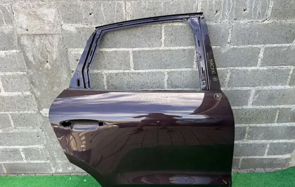Porsche Macan (95B) Rear door