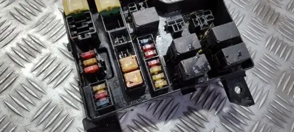 Mitsubishi Carisma Fuse box set