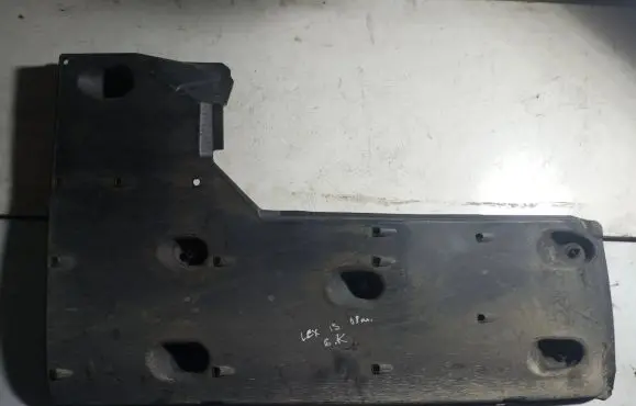 Lexus IS 220D-250-350 Engine splash shield/under tray 5816653020