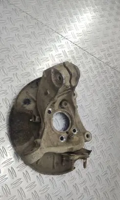 Volkswagen PASSAT B7 Front wheel hub
