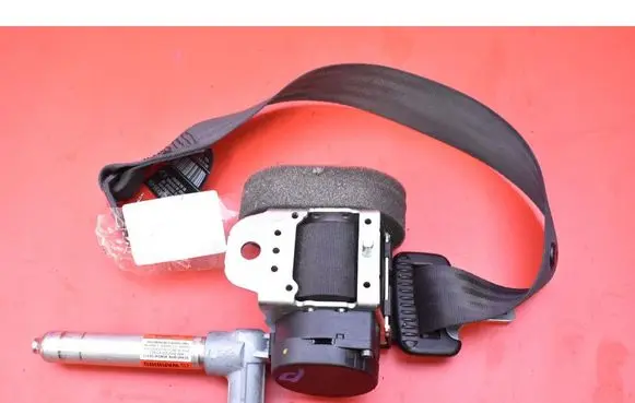Volvo S40 Front seatbelt 8639549