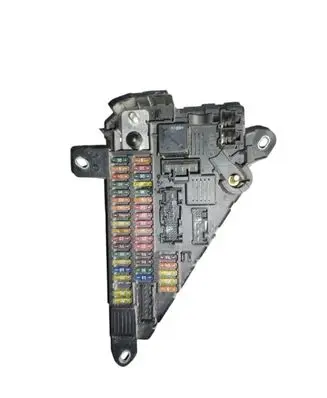 BMW 5 E60 E61 Fuse module 6906619