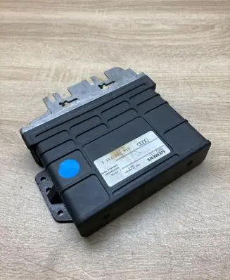Audi A4 S4 B5 8D Engine control unit/module ECU 01N927733E 5WP2111