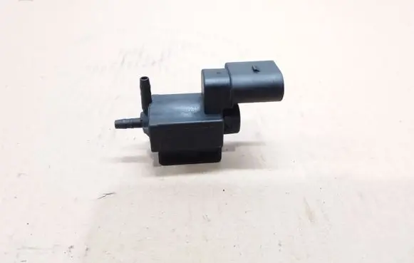 Audi A4 S4 B8 8K Turbo solenoid valve 037906283C