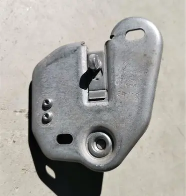 Skoda Octavia Mk2 (1Z) Engine bonnet/hood lock/latch loop/hook 565823185