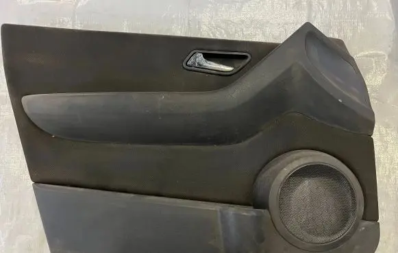 Mercedes-Benz A W169 Front door card panel trim A1697200370 3295019F04000 W169117008