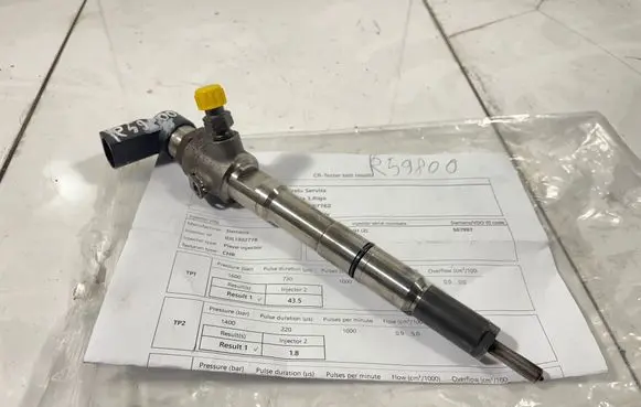 Volkswagen Golf VI Fuel injector 03L130277B 64460 C001