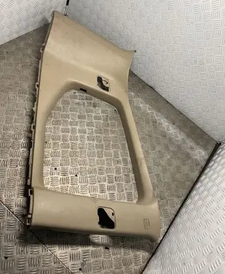 Trunk/boot side trim panel