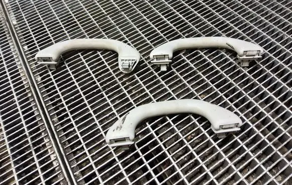 Seat Leon (5F) A set of handles for the ceiling 