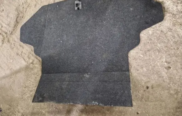 Trunk/boot floor carpet liner
