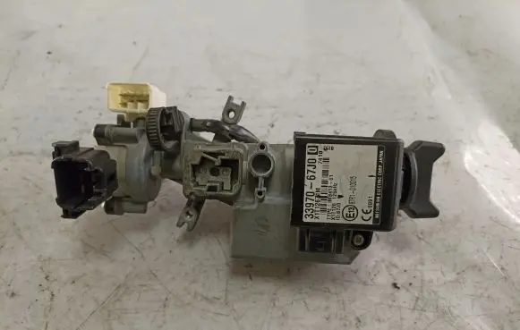 Suzuki Grand Vitara II Ignition lock 3387067J00 X1T12671M