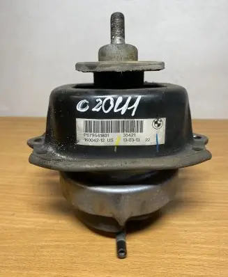 BMW X5 E70 Engine mount bracket 16004212 C2041