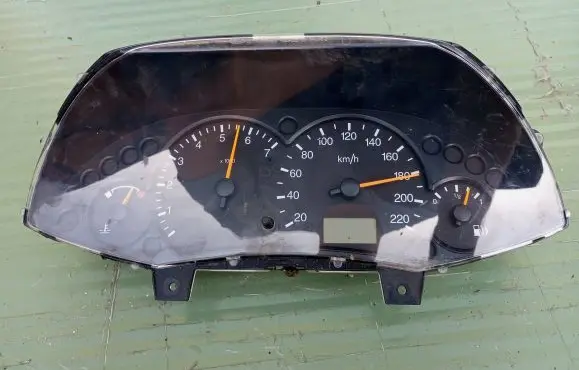 Ford Focus Speedometer (instrument cluster) 98AB10849 021118213512