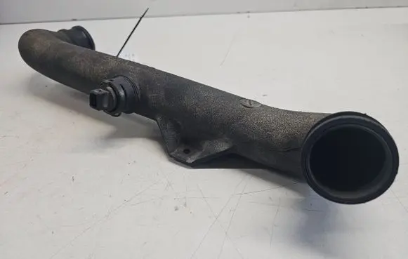 Volkswagen Golf III Intercooler hose/pipe 1H0145640F