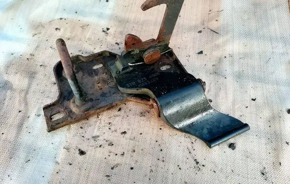 Skoda Superb B6 (3T) Engine bonnet/hood lock/latch loop/hook 3T0823480B K44308
