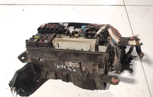 Toyota Avensis T270 Fuse box set