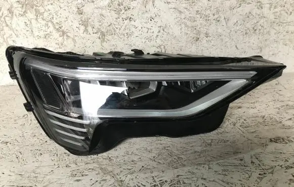 Audi e-tron Headlight/headlamp 4KE941040