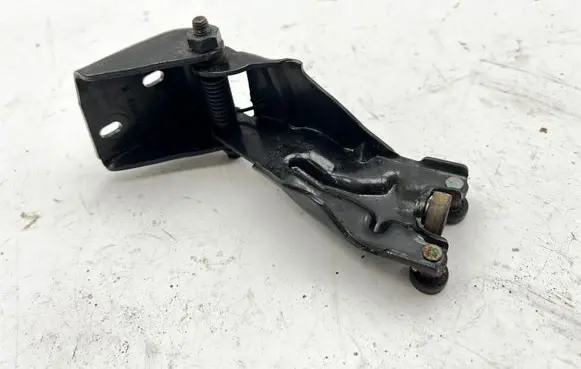 Chrysler Grand Voyager V Sliding door middle roller runner 05020672AC