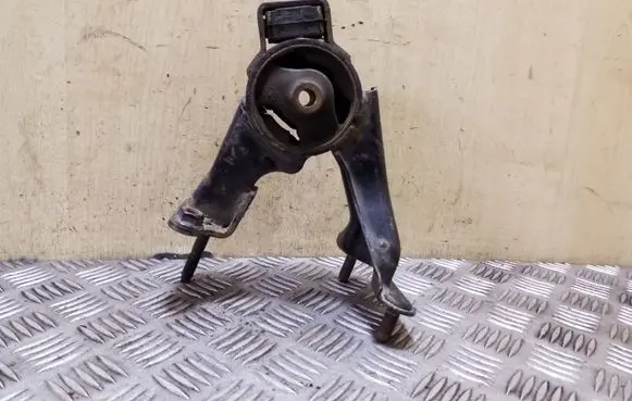 Toyota Corolla E120 E130 Engine mount bracket