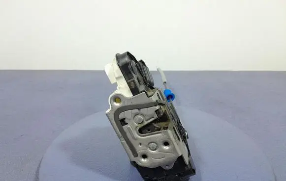 Skoda Citigo Front door lock 1S1837015H