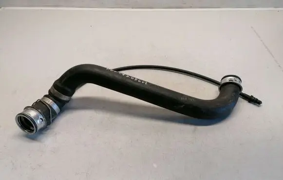 Mercedes-Benz E W211 Engine coolant pipe/hose A2115014782