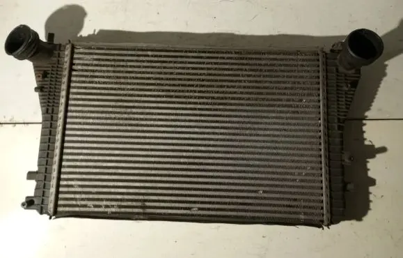 Volkswagen PASSAT B6 Intercooler radiator 1K0145805G F7560 0028476