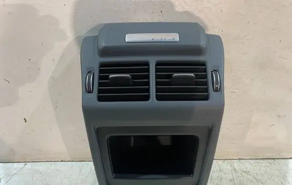Land Rover Evoque I Rear air vent grill BJ32014A22AD BJ3204569AA