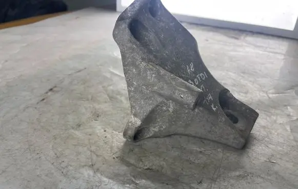 Audi A8 S8 D3 4E Gearbox mounting bracket 4E0399113AJ