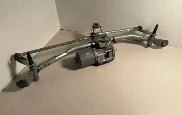 BMW X3 F25 Front wiper linkage and motor 7213275